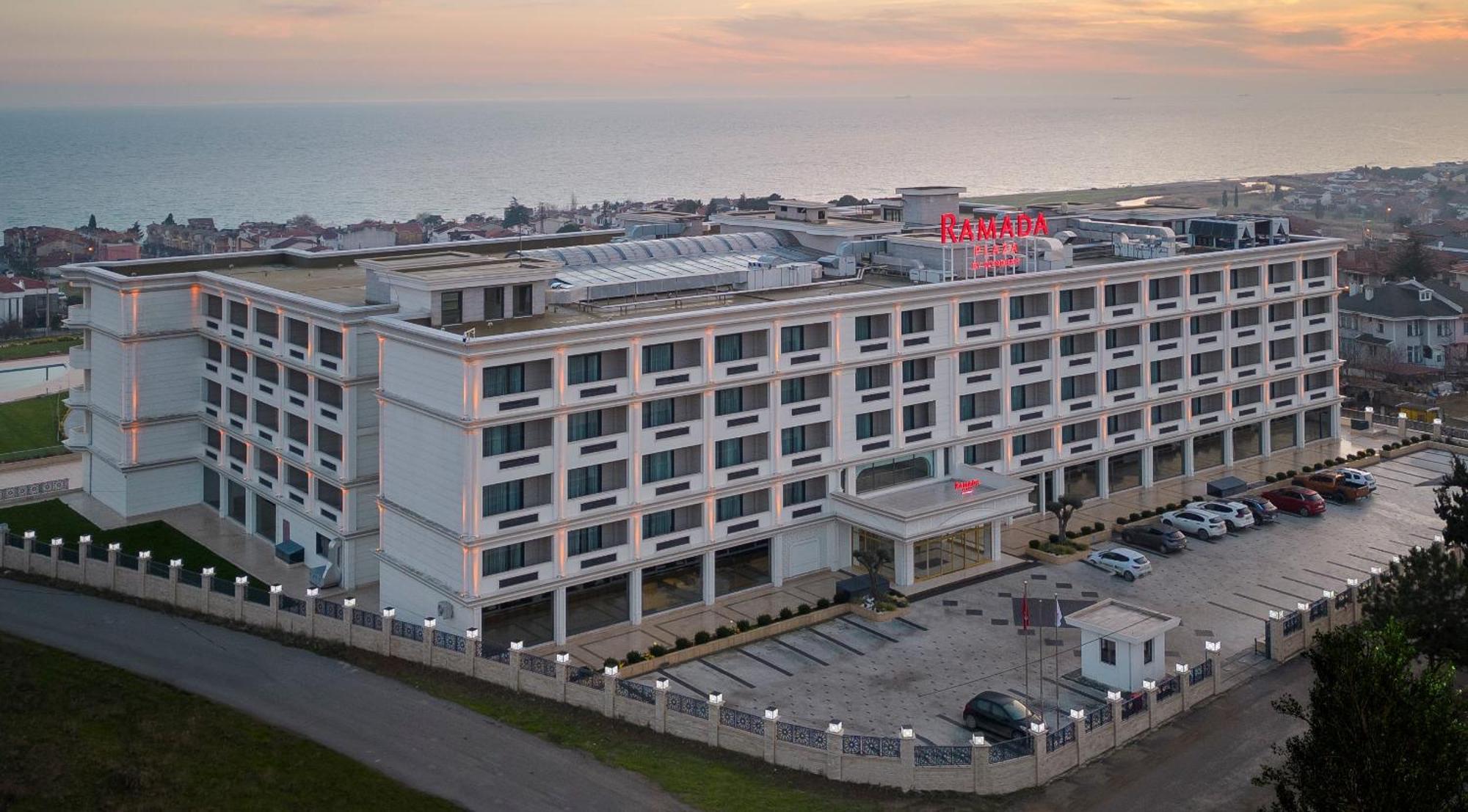Ramada Plaza By Wyndham Silivri Hotel Eksteriør billede
